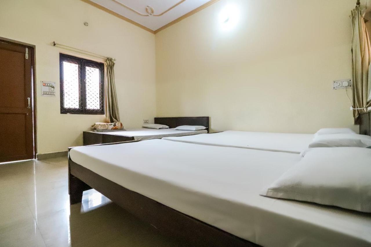 Spot On 60838 Shri Giriraj Dham Hotel Govardhan Exterior photo