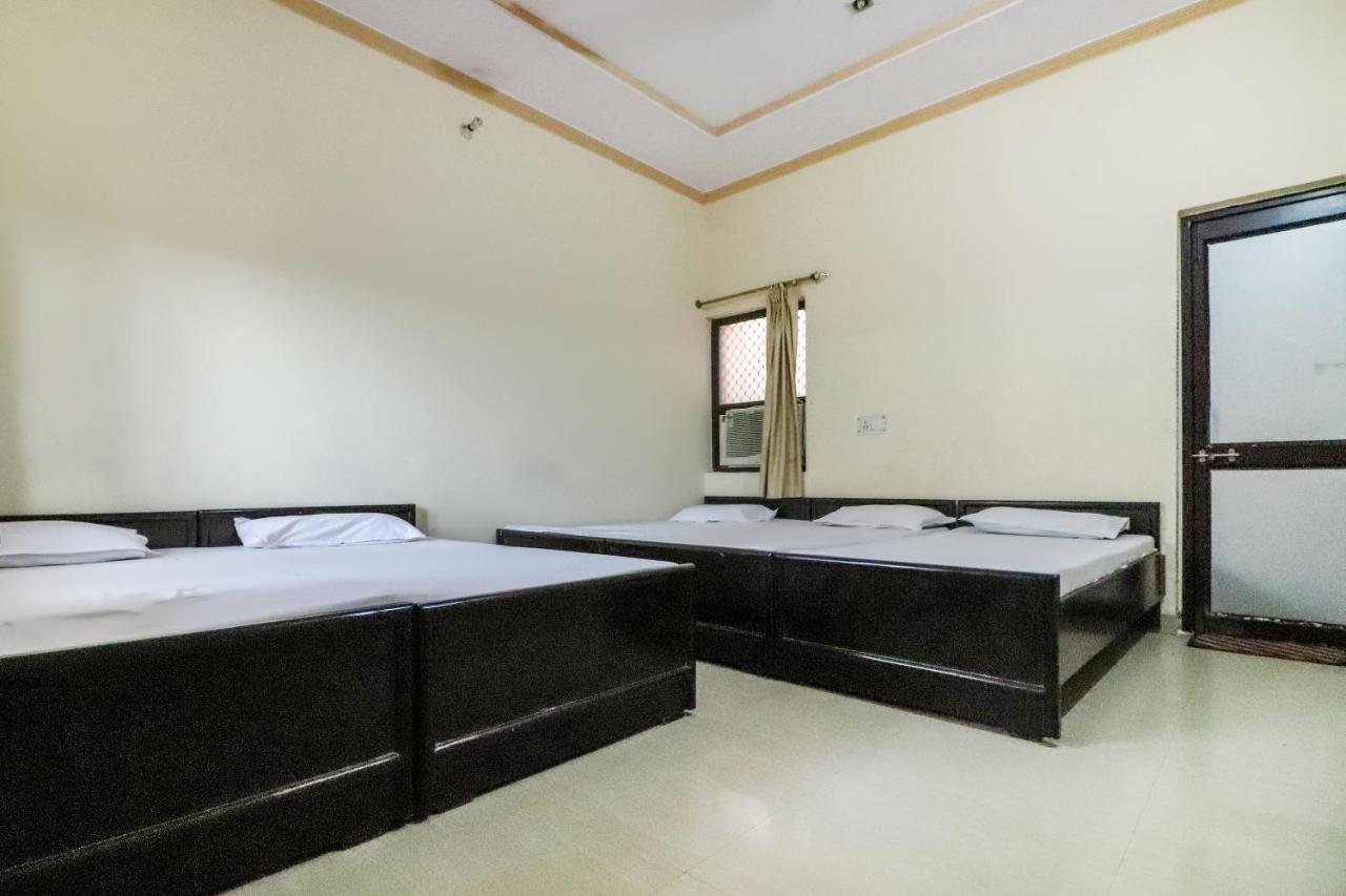 Spot On 60838 Shri Giriraj Dham Hotel Govardhan Exterior photo