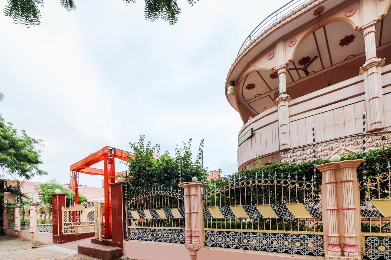Spot On 60838 Shri Giriraj Dham Hotel Govardhan Exterior photo
